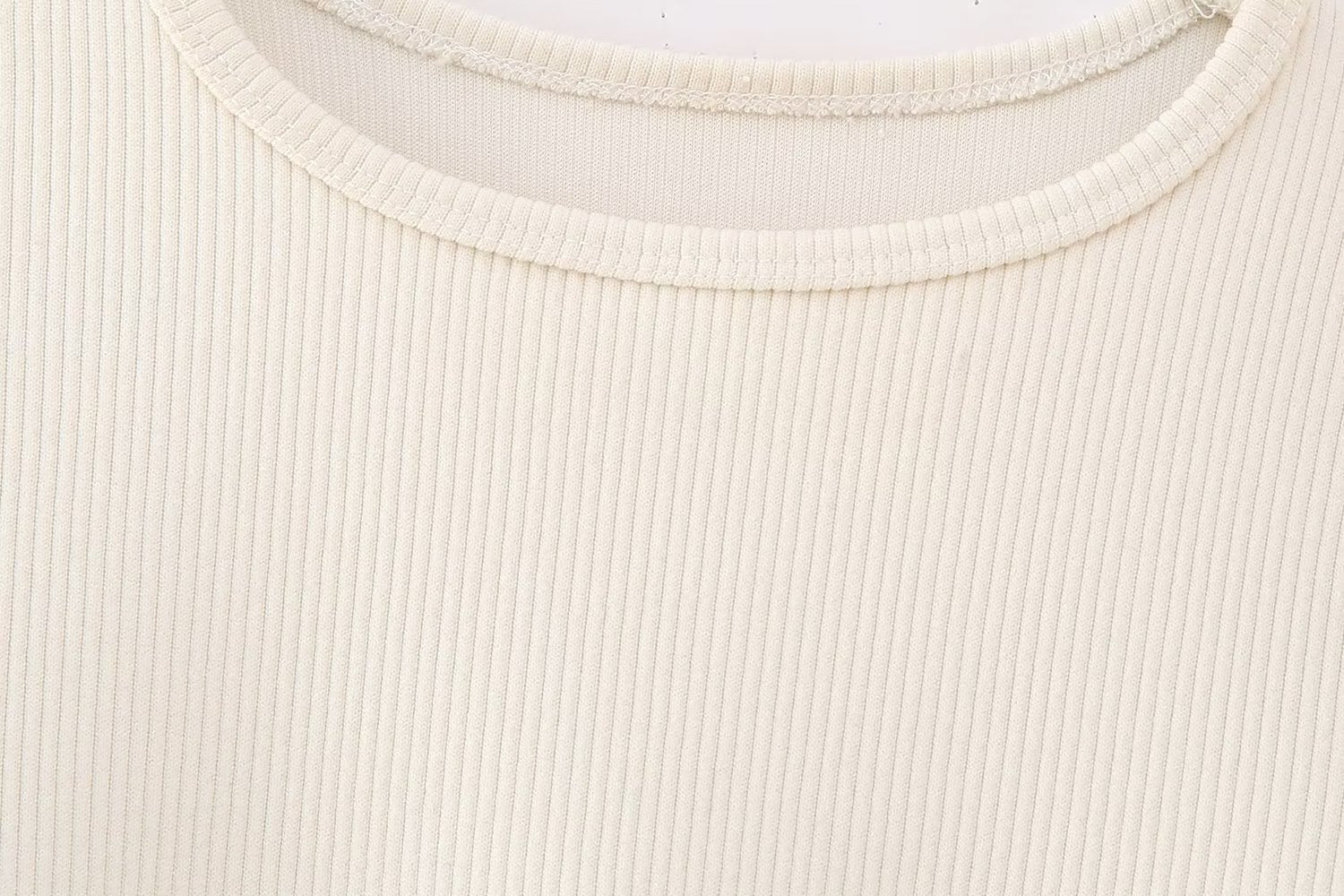 Women Knitted Beige Sweaters Rhinestones Tassels Hem Slim Pullovers Long Sleeve Female Crop Top